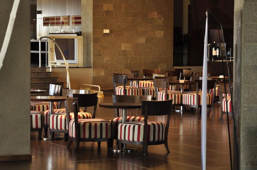 Rayentray Grand Hotel Puerto Madryn Exterior foto