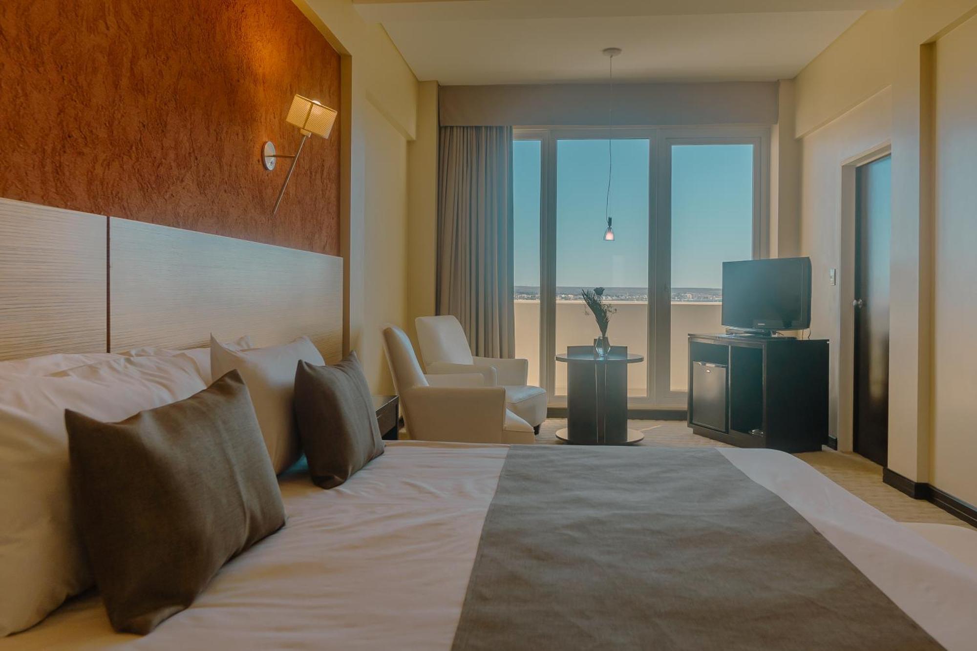 Rayentray Grand Hotel Puerto Madryn Exterior foto