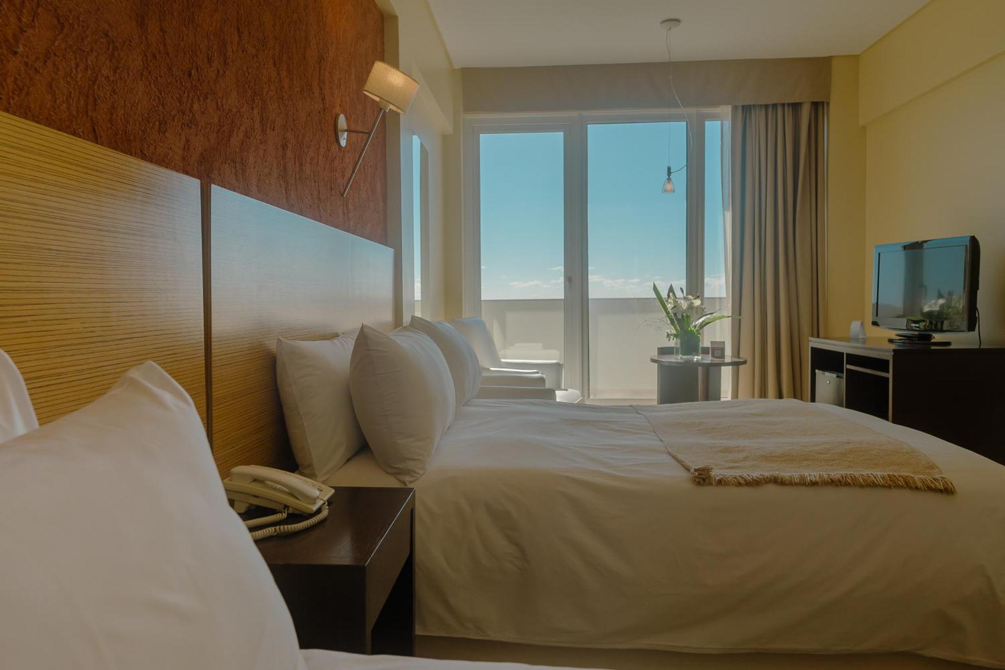 Rayentray Grand Hotel Puerto Madryn Exterior foto